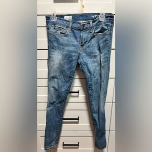 Gap Women's Blue legging jeans